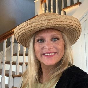 Meet your Posher, Tina